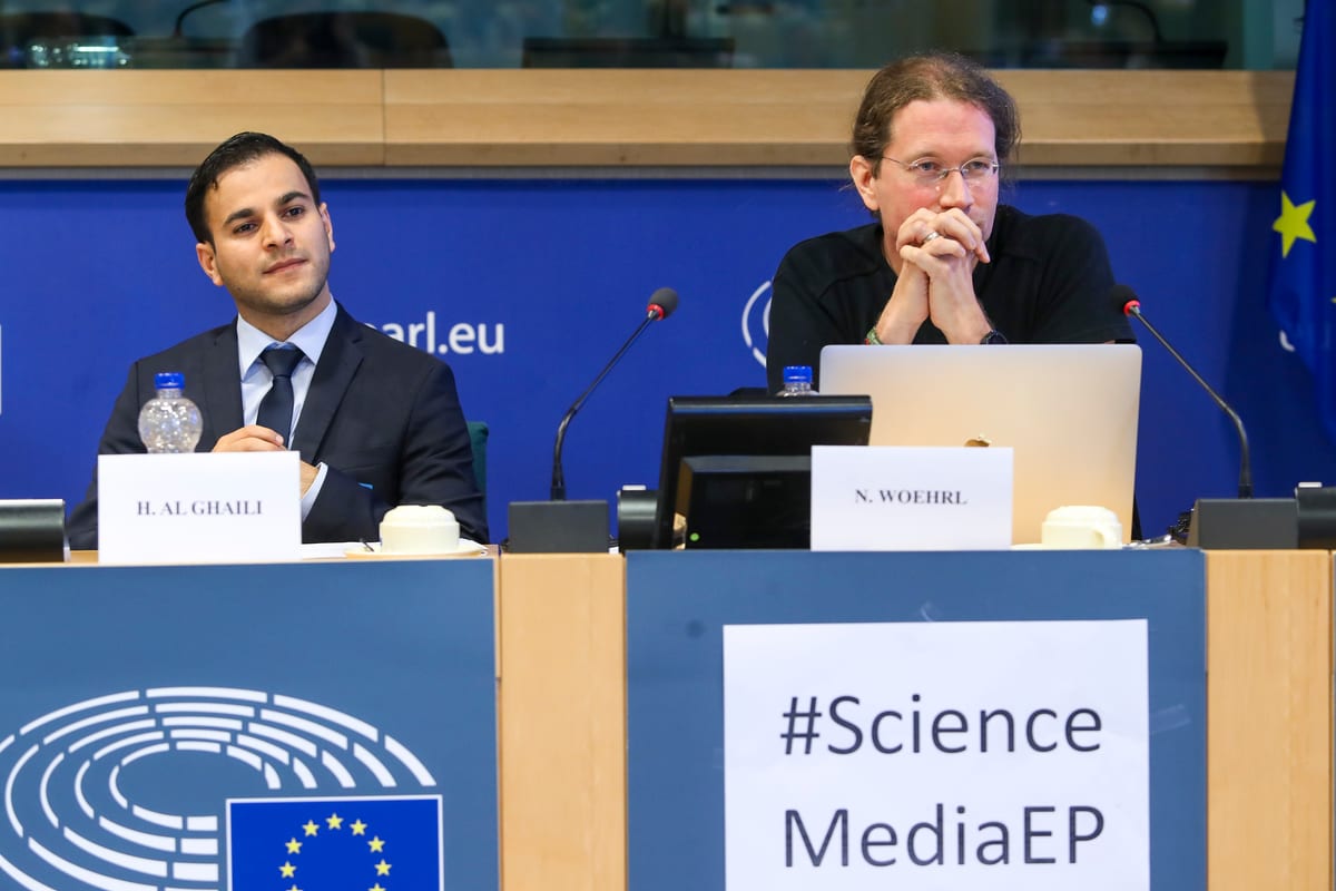 Communicating Science via Social Media